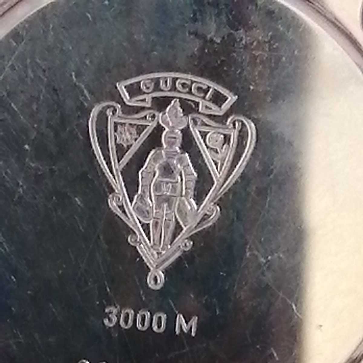 GUCCI グッチ 3000M メンズ腕時計 クォーツ ゴールド 電池切れ 