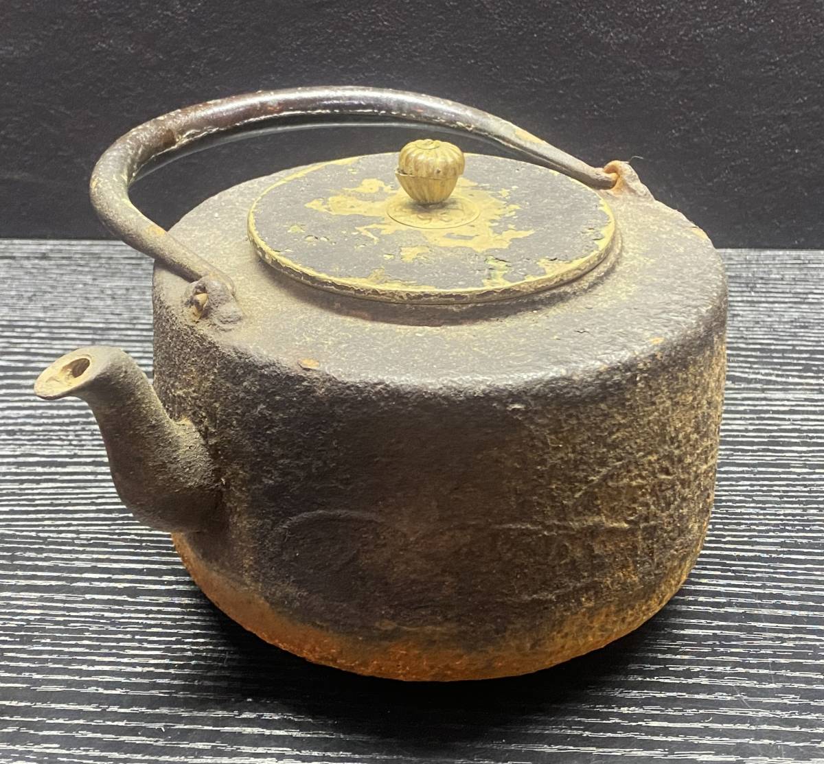 時代物 鉄瓶 小振り 真鍮蓋 古美術 高さ約12cm 【公式通販】