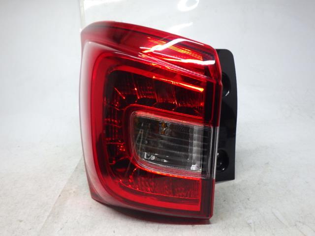 ＳＸ４ DBA-YB22S 左テールライト ランプ 232159