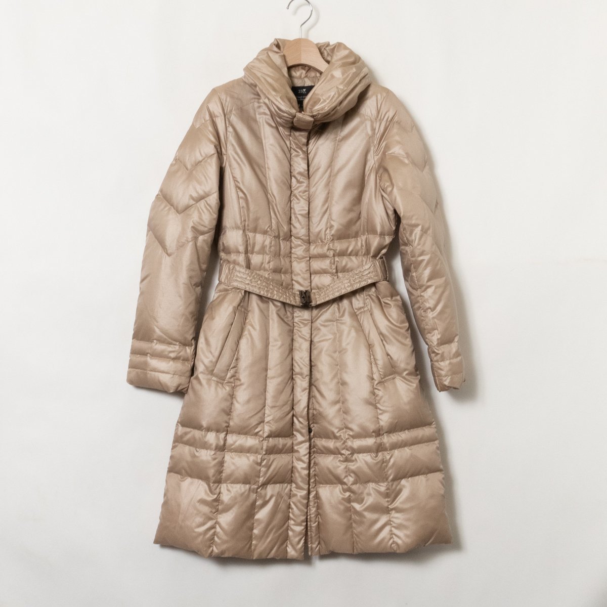 【超激得，限定SALE】 23区 ニジュウサンク 中綿 ダウンコート アウター 上着 無地 メタリック 40 ポリエステル100％ ベージュ 綺麗め シンプル カジュアル 秋冬(コート)｜売買されたオークション情報、yahooの商品情 女性用