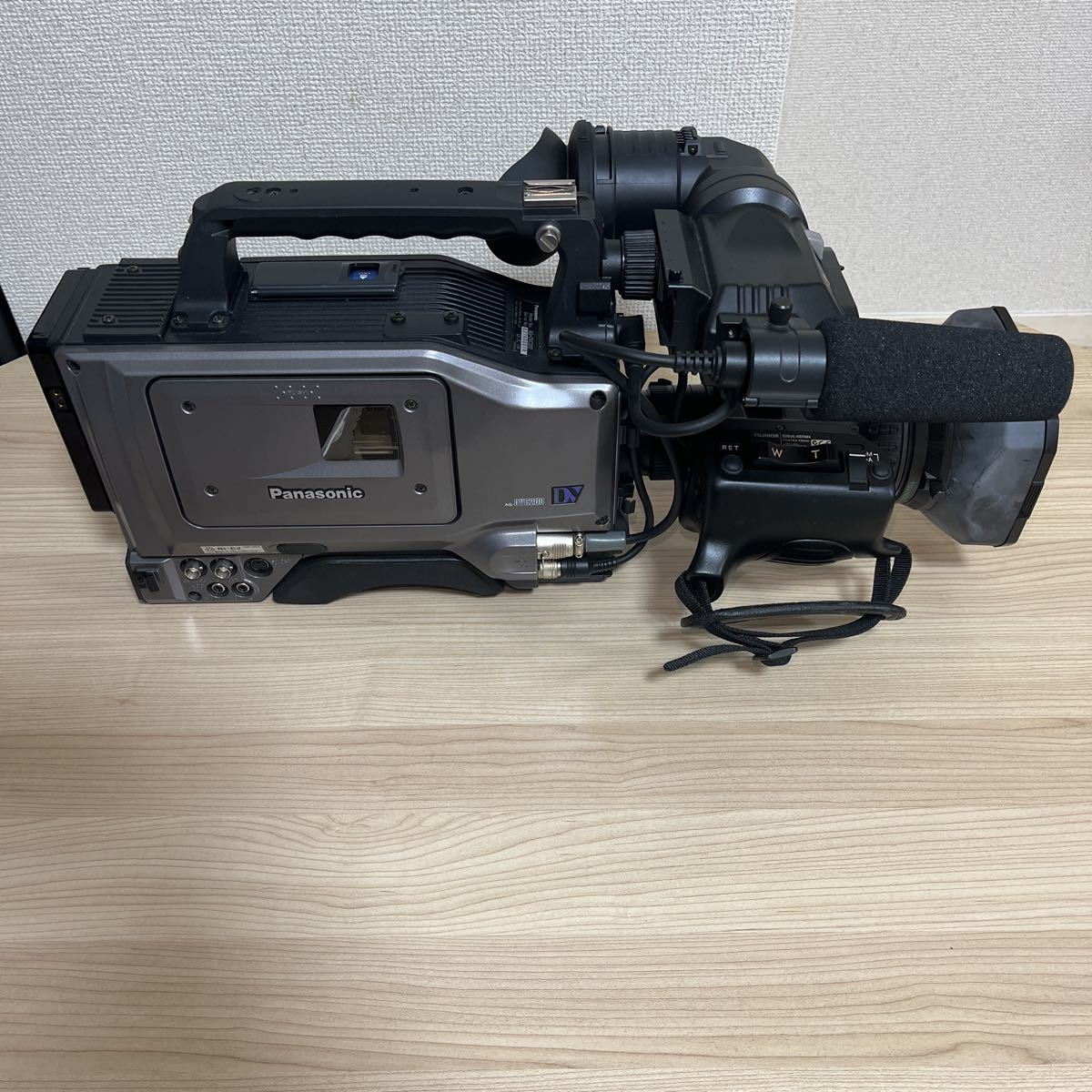 Panasonic 業務用ビデオカメラ 本体　AG-DVC200 業務用 ビデオカメラ panasonic AG-DVC200 Panasonic AG-DVC200 + 商品