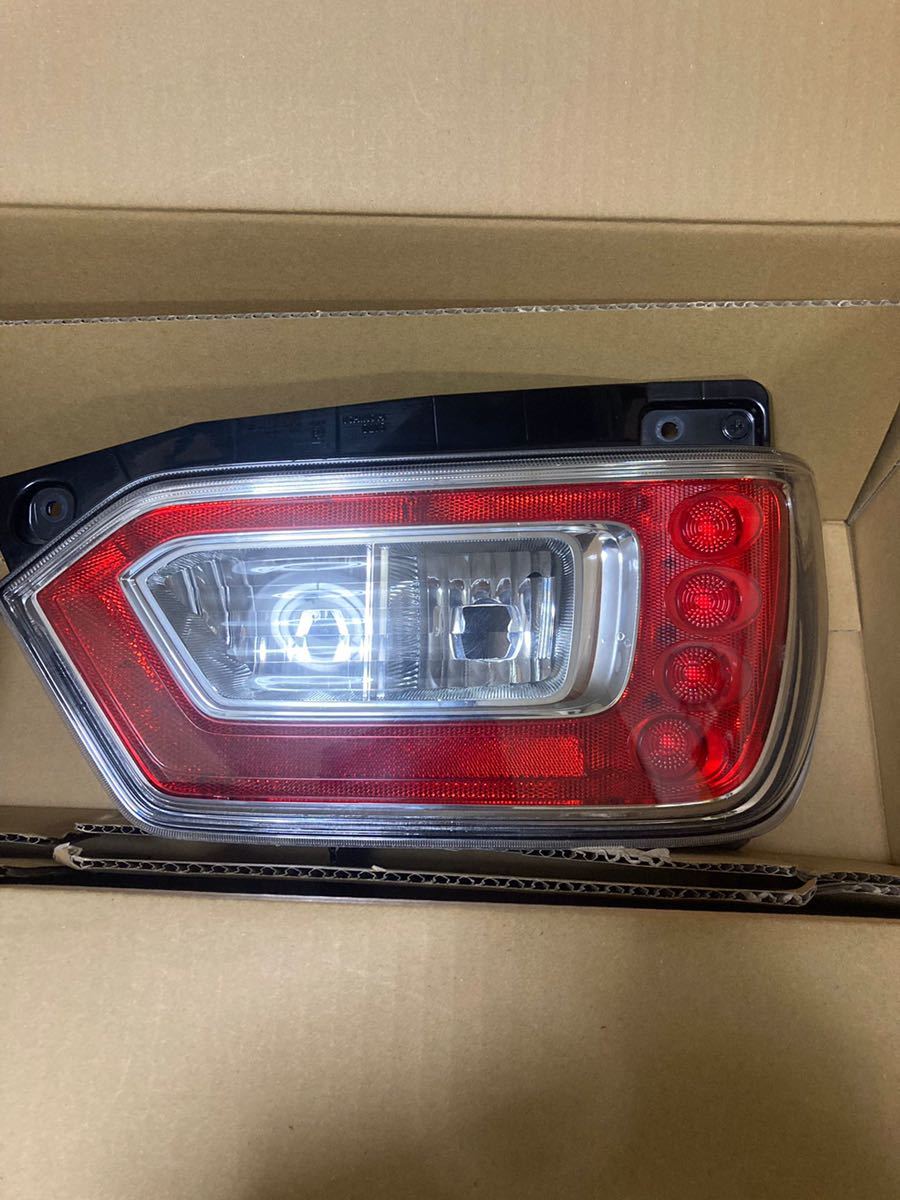 スズキ ワゴンR テールランプ 右 MH35S MH55S
