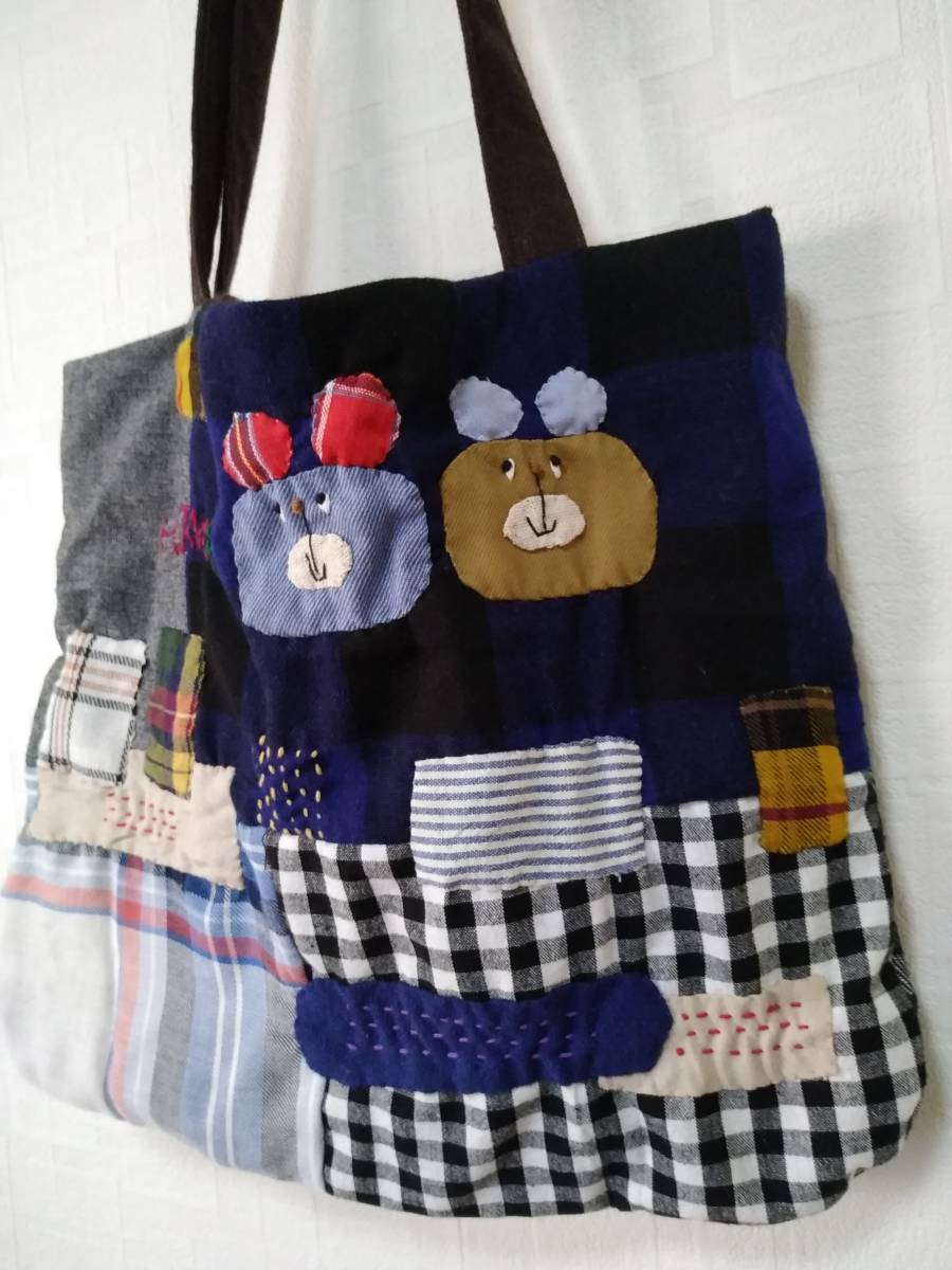 2026春夏新作ハンドメイド　クマモチーフの編み物トートバッグくまさんチャーム付 2026春夏新作ハンドメイド クマモチーフの編み物トートバッグくまさん
