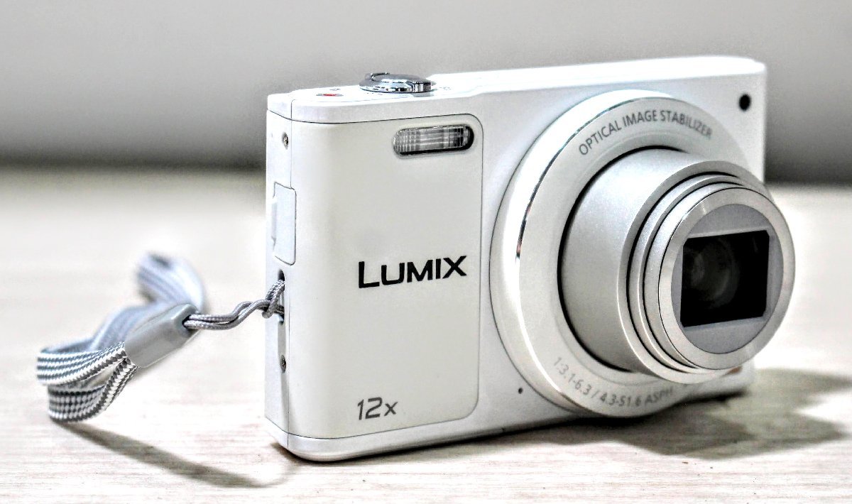 【デジタルカメラ】○広角24mm、光学12倍ズーム(iAズーム24倍)180度チルト式モニター Panasonic パナソニック 型DMC-SZ10 箱付 11AS1160
