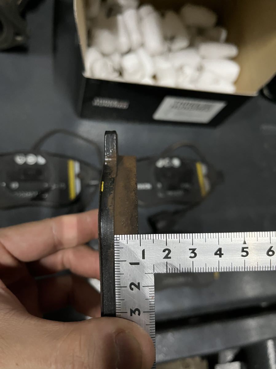 アバルト 595 695 純正ブレーキパッド 新車外し