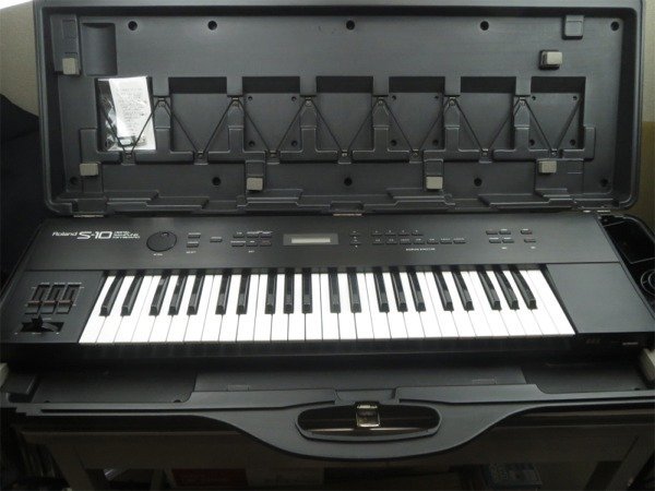 ♪Roland ローランド デジタルサンプリングキーボード S-10 ケース付き
