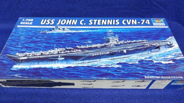 241 05733 100/1040F2 1/700米空母 ジョン・C・ステニス トランぺッター
