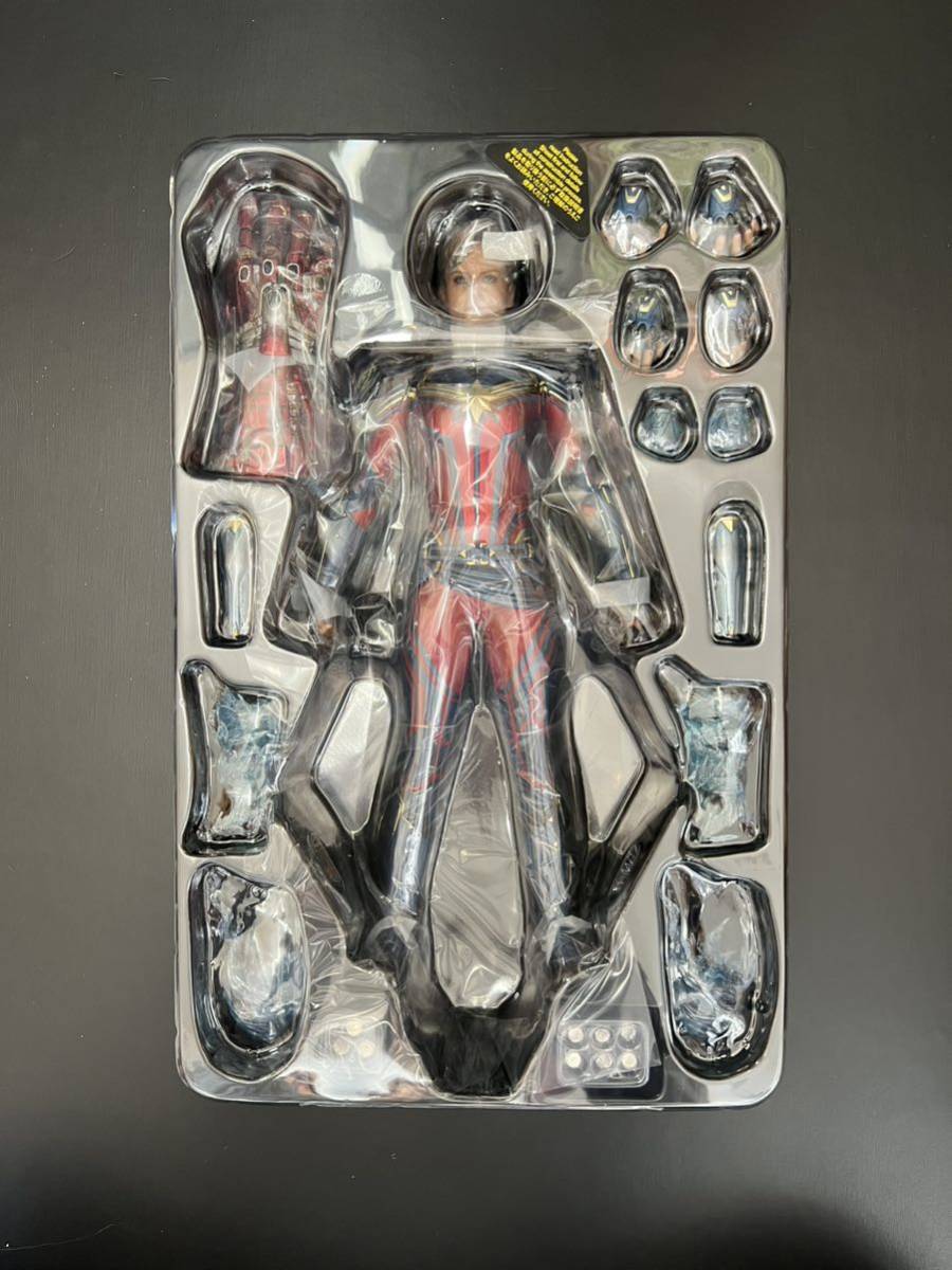 新品同様 未使用品 ホットトイズ キャプテンマーベル アベンジャーズ