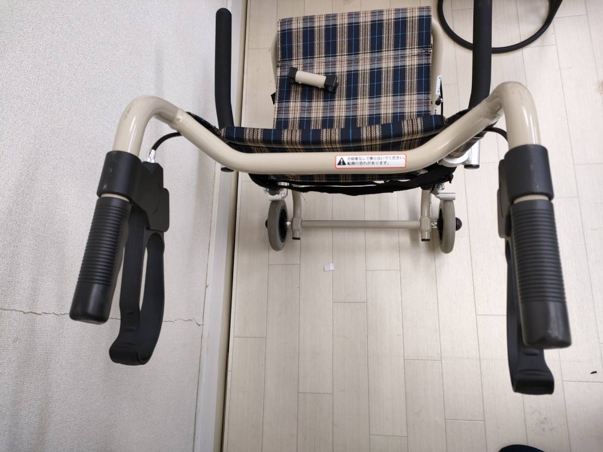 介護用品 幸和製作所 Tacaof アルミ製 コンパクト 介助車 車椅子 BH03