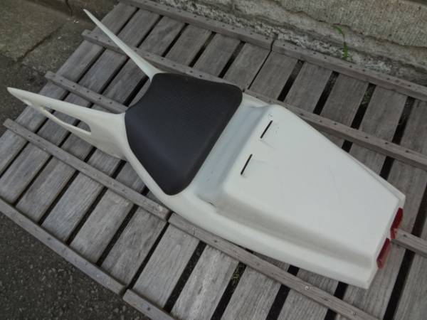 ◇NC30 シングルシート シートカウル VFR400R☆(リア)｜売買された