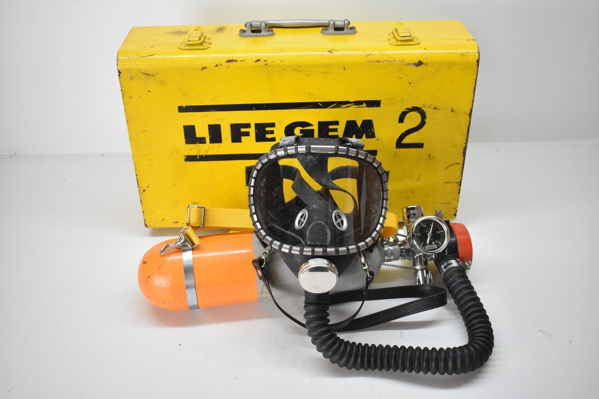 LIFE GEM2 ライフゼム2型 空気呼吸器 ケース 説明書付き [川重防災工業][重松製作所][ガスマスク][ボンベ][消防][救急][災害][火災][k1]H