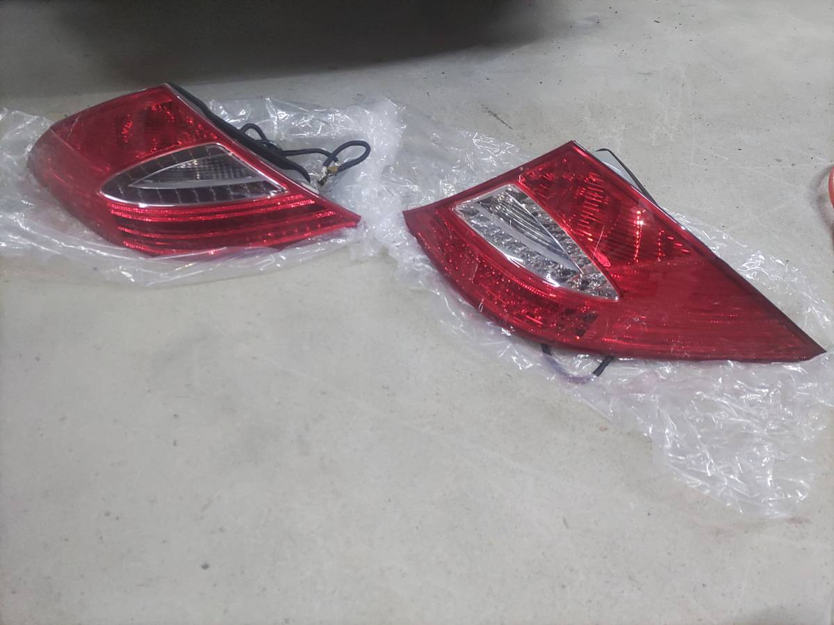 人気 W219 CLS 350 500 550 63 55 後期テールランプセット(テールライト)｜売買されたオークション情報、yahooの商品情報をアーカイブ公開 - オークファン メルセデス・ベンツ用