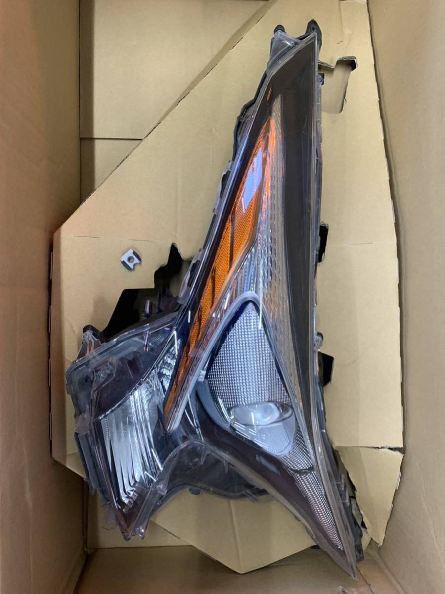 プリウス LED 前期 ヘッドライト 純正 右ヘッドライト ZVW50 トヨタ 右 81145-47691 S ASSY KOITO 打 右ヘッドランプ [5687]