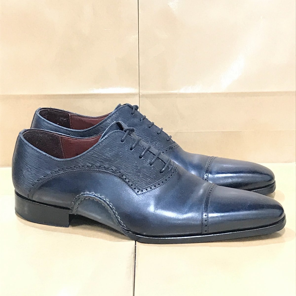 驚きの破格値，送料無料 難有り MAGNANNI マグナーニ クォーターブローグ メンズ カーフ ネイビー EU41 018-01869(26.0cm)｜売買されたオークション情報、yahooの商品情報をアーカイブ公開 - オークファン 26.0cm