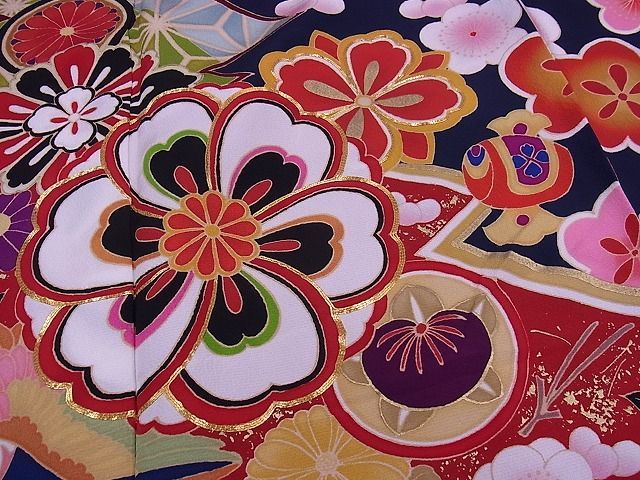 着物屋こころ■豪華振袖　駒刺繍　向かい鶴花文　金彩　着丈　175cm　裄丈　70cm　正絹　逸品　A-ck5784 駒刺繍 暈し染め 正絹 裄丈69.5cm 着丈168cm 京友禅振袖・桃色・金駒刺繍┃かわいい古典菊京屋