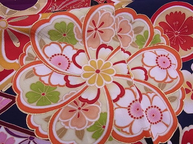 着物屋こころ■豪華振袖　駒刺繍　向かい鶴花文　金彩　着丈　175cm　裄丈　70cm　正絹　逸品　A-ck5784 駒刺繍 暈し染め 正絹 裄丈69.5cm 着丈168cm 京友禅振袖・桃色・金駒刺繍┃かわいい古典菊京屋