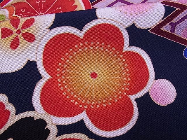着物屋こころ■豪華振袖　駒刺繍　向かい鶴花文　金彩　着丈　175cm　裄丈　70cm　正絹　逸品　A-ck5784 駒刺繍 暈し染め 正絹 裄丈69.5cm 着丈168cm 京友禅振袖・桃色・金駒刺繍┃かわいい古典菊京屋