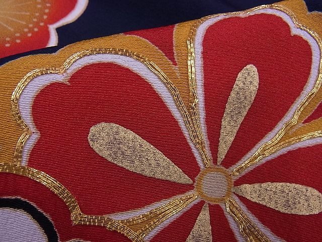 着物屋こころ■豪華振袖　駒刺繍　向かい鶴花文　金彩　着丈　175cm　裄丈　70cm　正絹　逸品　A-ck5784 駒刺繍 暈し染め 正絹 裄丈69.5cm 着丈168cm 京友禅振袖・桃色・金駒刺繍┃かわいい古典菊京屋