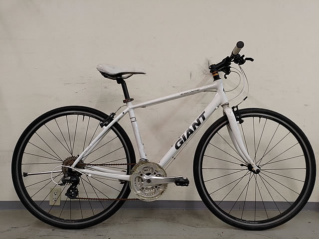□ 1円スタート売切り!! □ GIANT ESCAPE R3 2018 size:465(S) 160 