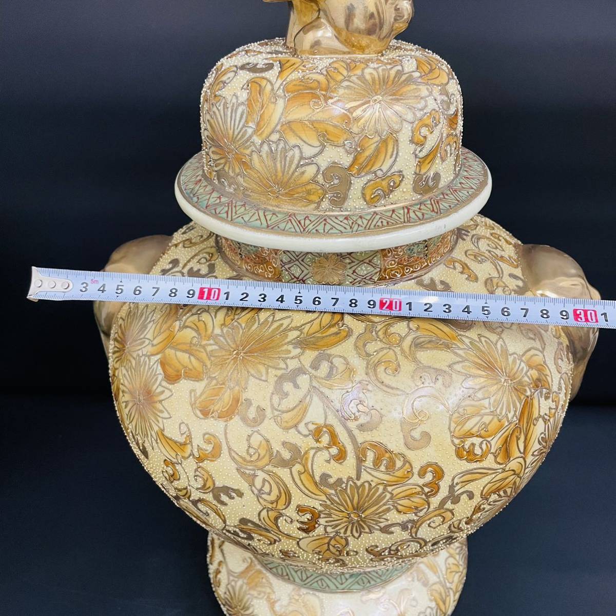 時代【薩摩焼 獅子金彩雙耳唐草花文飾壷】沈香壺 大花瓶 蓋付き 希少 