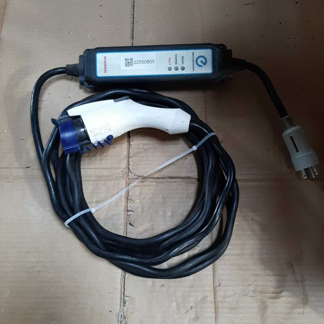 管理番号22050805) 日産リーフ充電コード 29690 3NK0E AZEO用 約7.5m