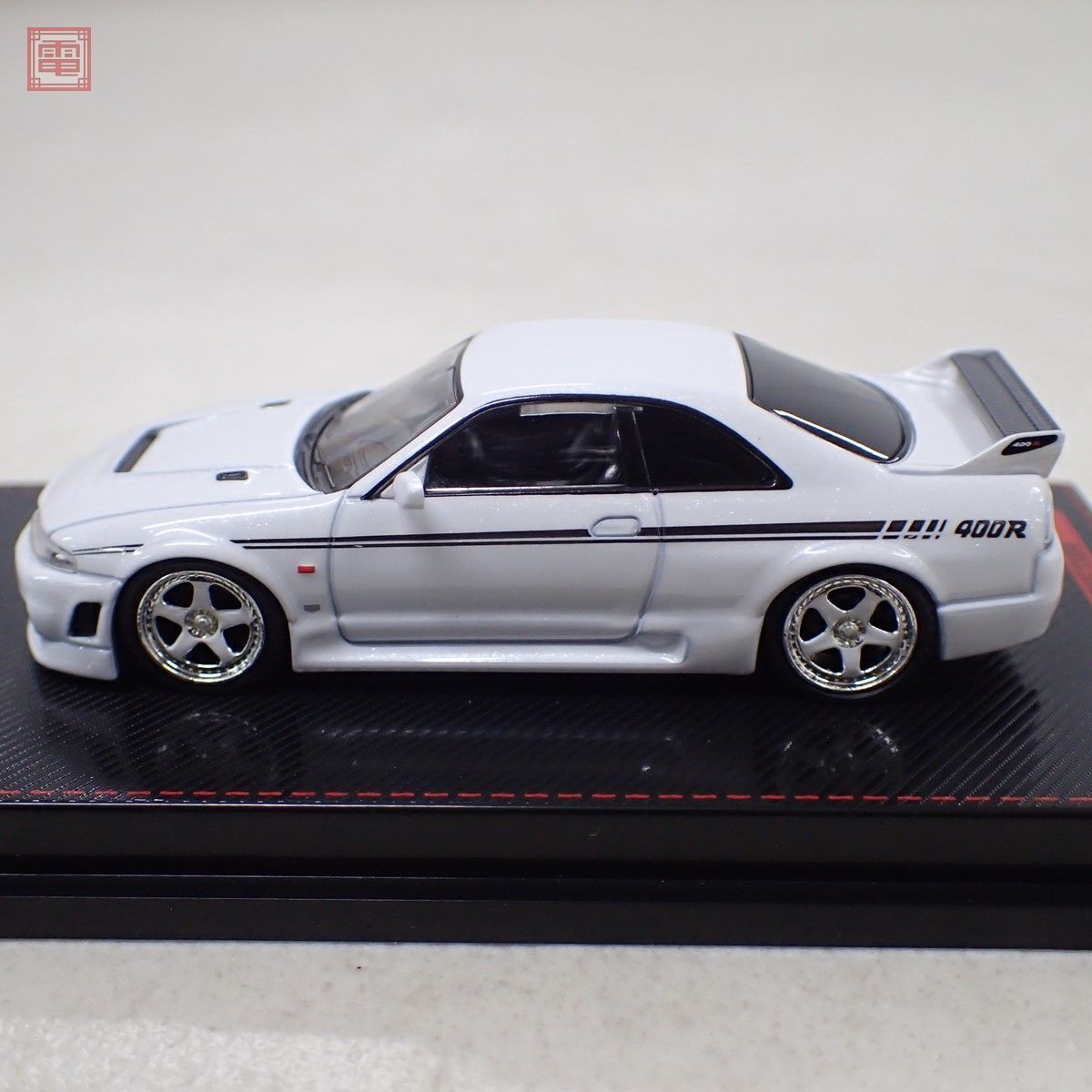 イグニッションモデル 1/64 日産 ニスモ R33 GT-R 400R パールホワイト