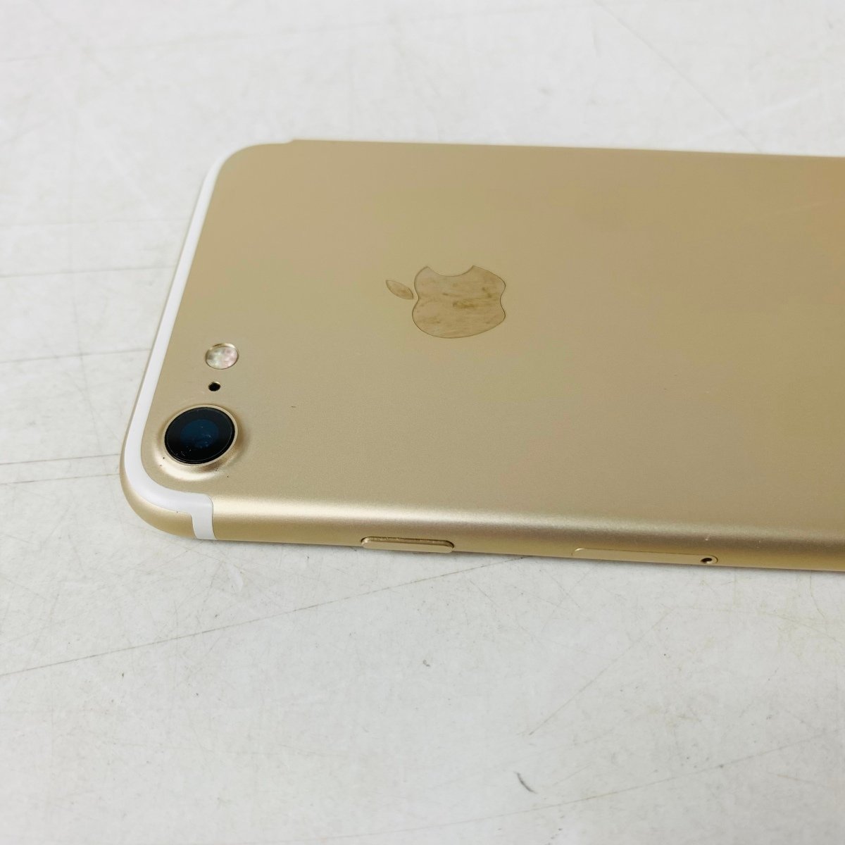 SIMフリー iPhone 7 128GB ゴールド MNCM2J/A 0 iPhone SIMフリー
