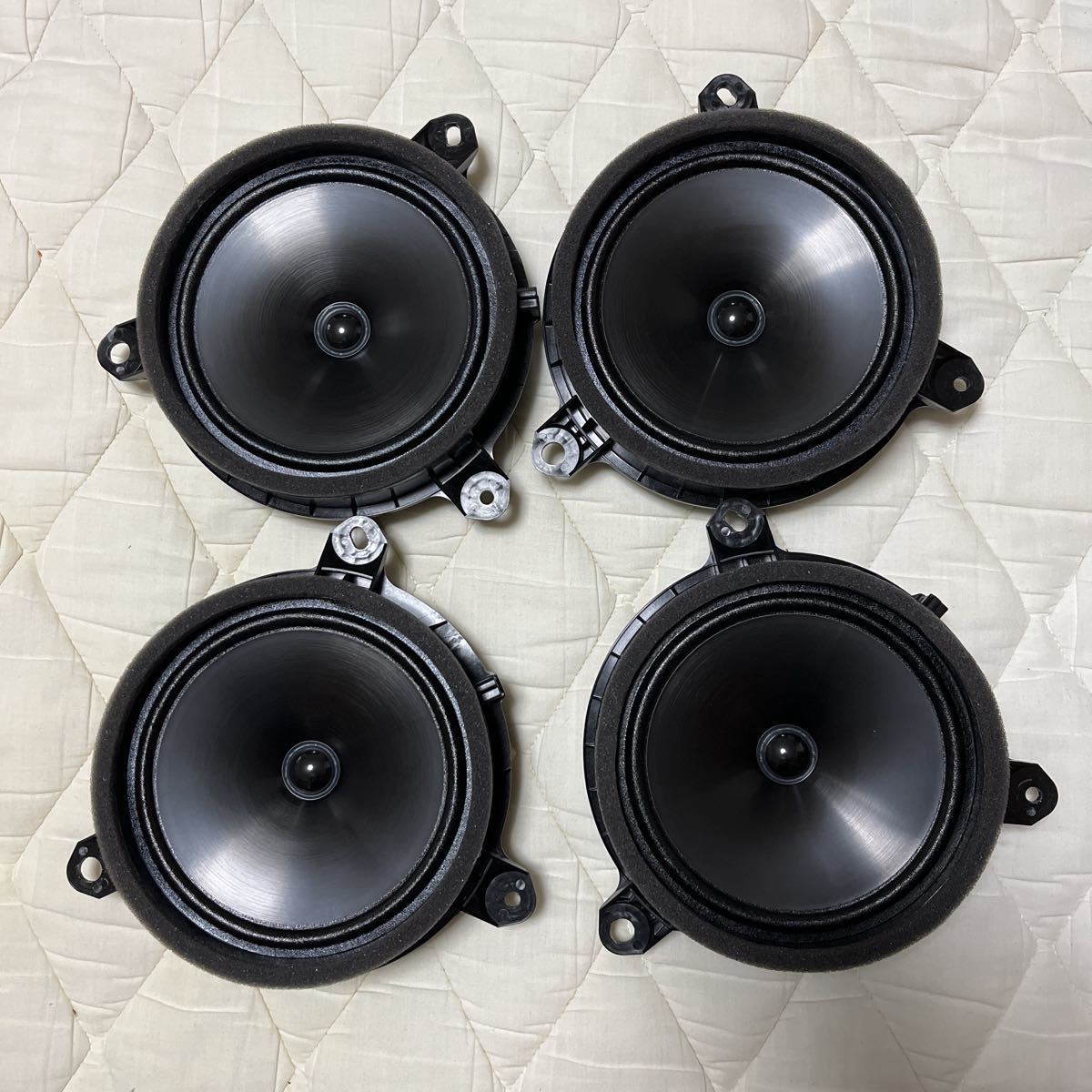 ☆新車外し☆ カローラクロス　スピーカー４個セット　16cm トヨタ　スピーカー 
