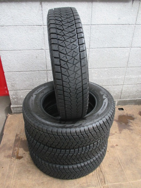 ☆☆激安バリ山☆ミニバン用☆BS製BLIZZAK/DM-V2☆175/80R15☆18年製☆スタッドレスタイヤ4本セット