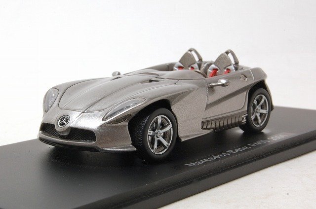 Spark model （スパークモデル） 1/43 Mercedes-Benz メルセデス・ベンツ F400 2001
