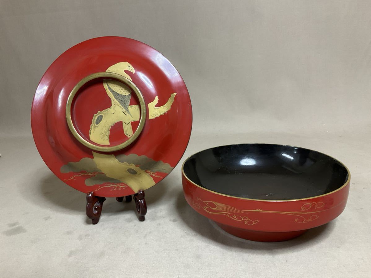 ZM242 木製　漆器　漆塗り　朱塗り　金彩　金盛り　鷹と松の図　大平椀_1