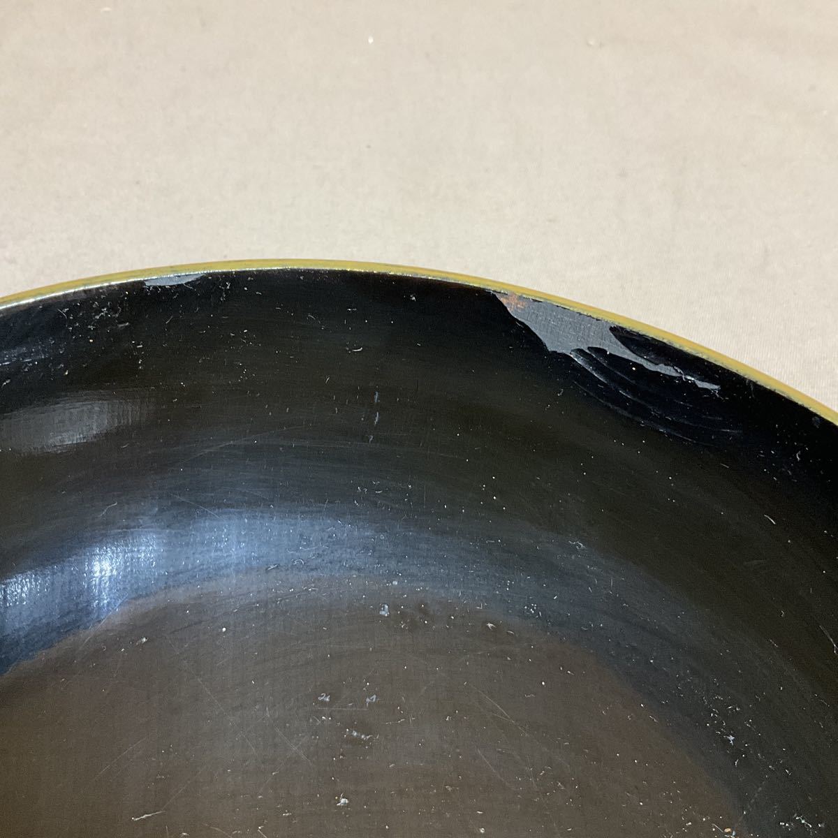 ZM242 木製　漆器　漆塗り　朱塗り　金彩　金盛り　鷹と松の図　大平椀_10