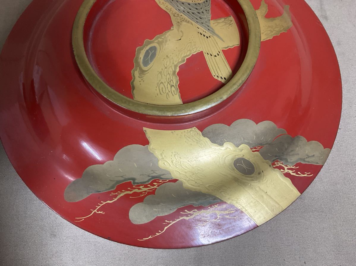 ZM242 木製　漆器　漆塗り　朱塗り　金彩　金盛り　鷹と松の図　大平椀_5