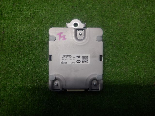 新品，得価 ヤリス MXPH10 ハイブリッドZ ビークルアプローチングスピーカー 86572-K0010(トヨタ用)｜売買されたオークション情報、yahooの商品情報をアーカイブ公開 - オークファン トヨタ用
