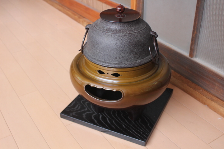 麻生 雄芳造、菊地 政光造風炉 茶釜 唐銅朝鮮風炉釜 野々田製電熱