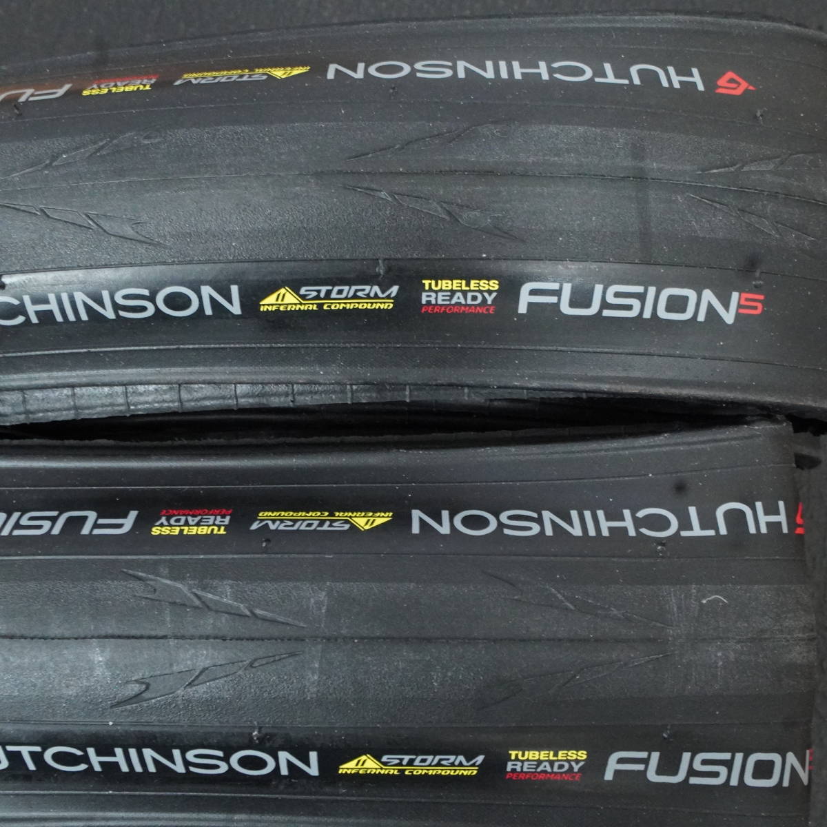 ハッチソン Hutchinson Fusion 5 Performance 11Storm 28C 2本セット