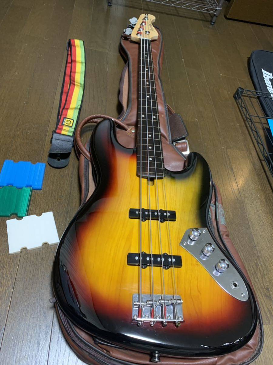 Bacchus BJB-1R-FL フレットレス ベース バッカス(エレキベース本体