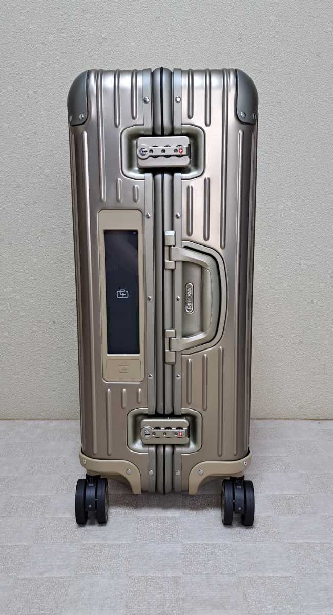 リモワ スーツケース トパーズ チタニウム 67L 電子タグ 【公式通販】