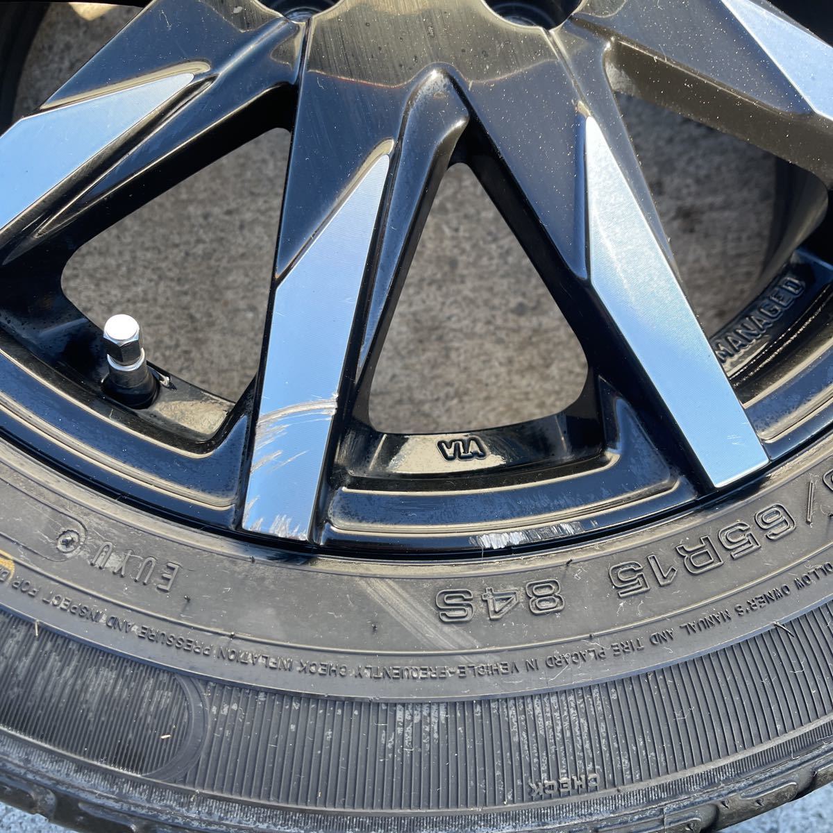 エンケイSMACK グッドイヤー175/65R15 5.5J+43 100-4H アクアヤリス