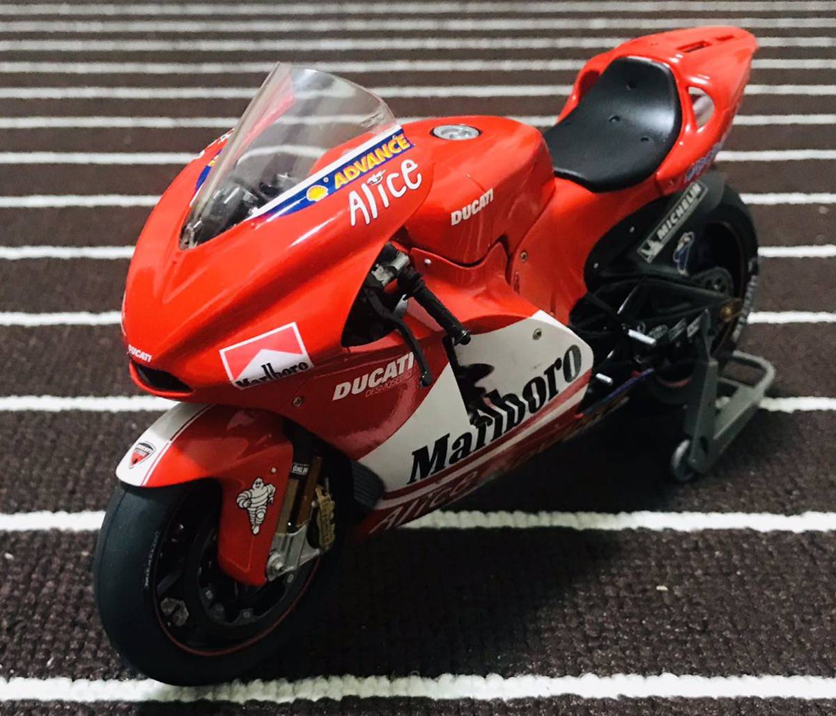タミヤ☆ 1/12 ドゥカティ デスモセディチ (マルボロ)☆完成品(素人の