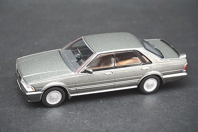 グロリア 日産 | トミカリミテッドヴィンテージ ネオ 1⁄43 トミカ