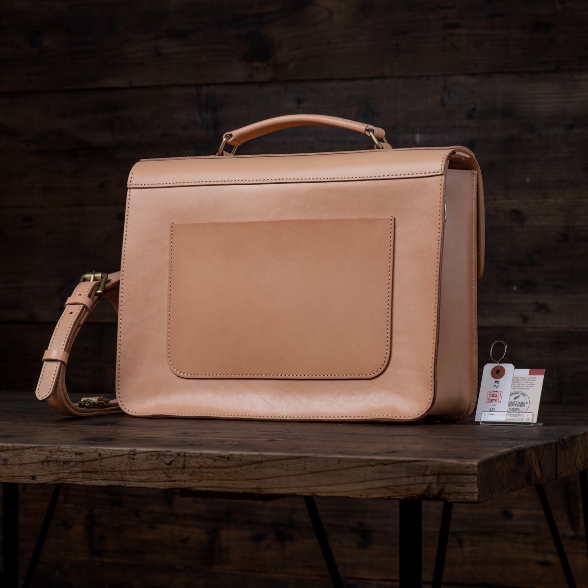 新品未使用】本革ショルダーバッグ 引っかける 