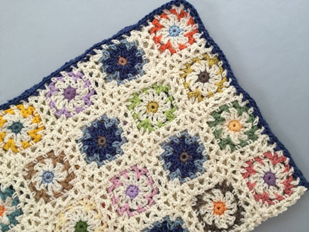 ☆ハンドメイド・ブランケット＊ポイントブルー＆お花畑モチーフ