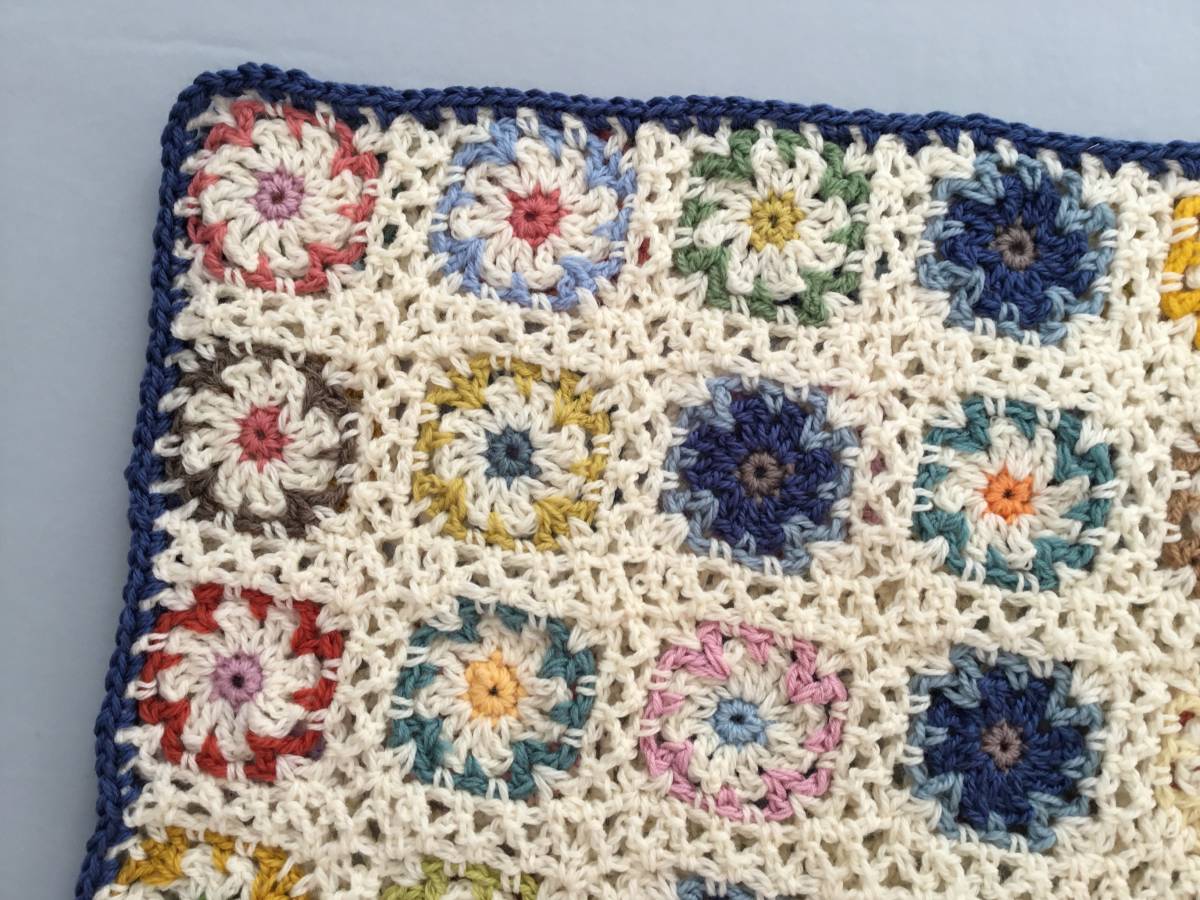 ☆ハンドメイド・ブランケット＊ポイントブルー＆お花畑モチーフ