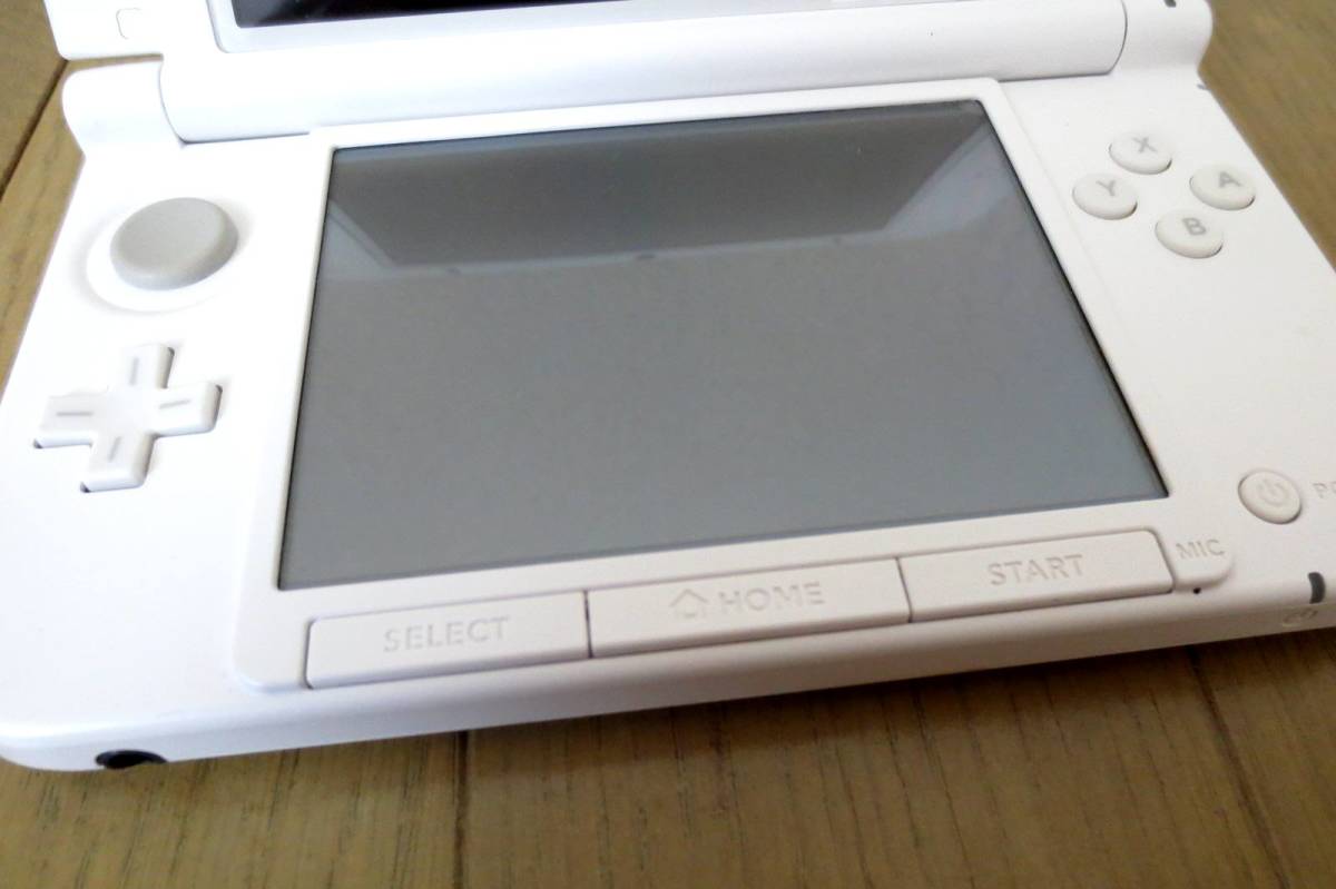 美品☆Nintendo 任天堂 3DSLL ホワイト 本体 箱 ソフト付き☆動作確認 