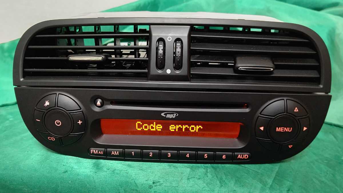 フィアット　FIAT 純正　2DIN ナビ　Bluetooth オーディオ フィアット FIAT 純正 2DIN ナビ Bluetooth オーディオ フィアット
