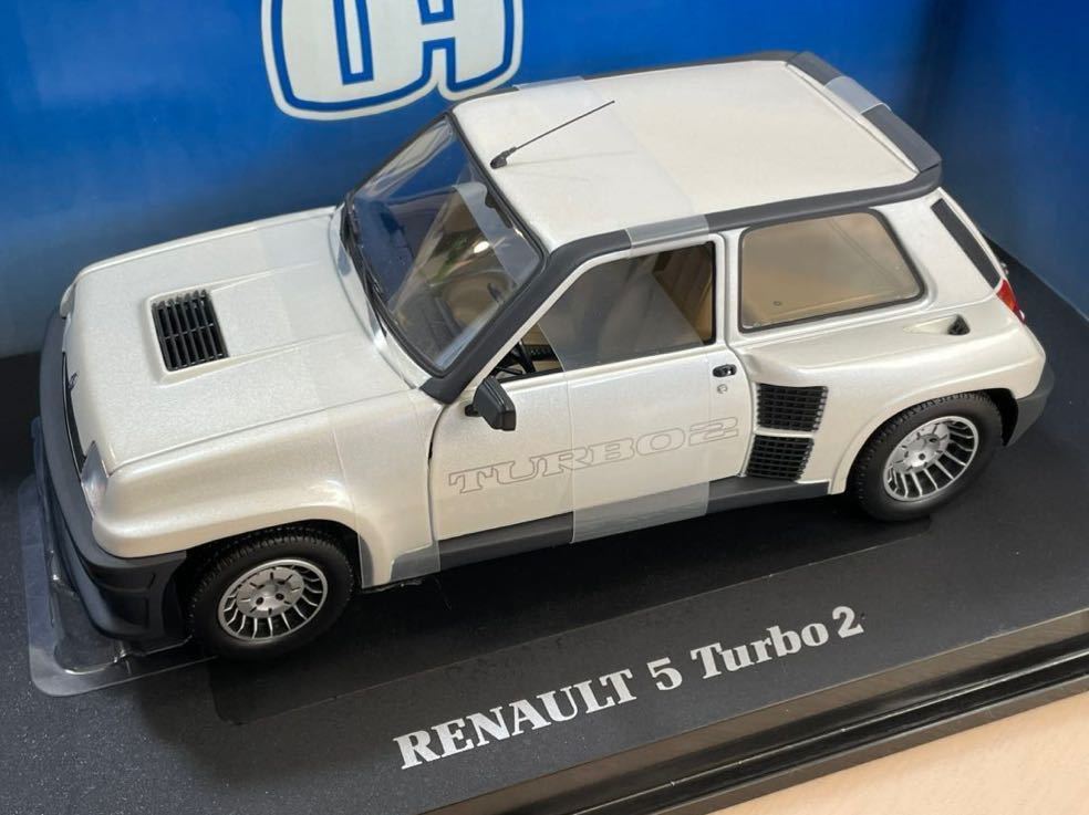 ユニバーサルモデルズ 1/18 ルノー5ターボTURBO ホワイト RENAULT