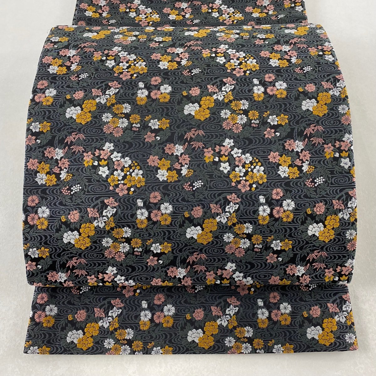 袋帯 美品 名品 花丸文 観世水 黒 全通 正絹 【中古】