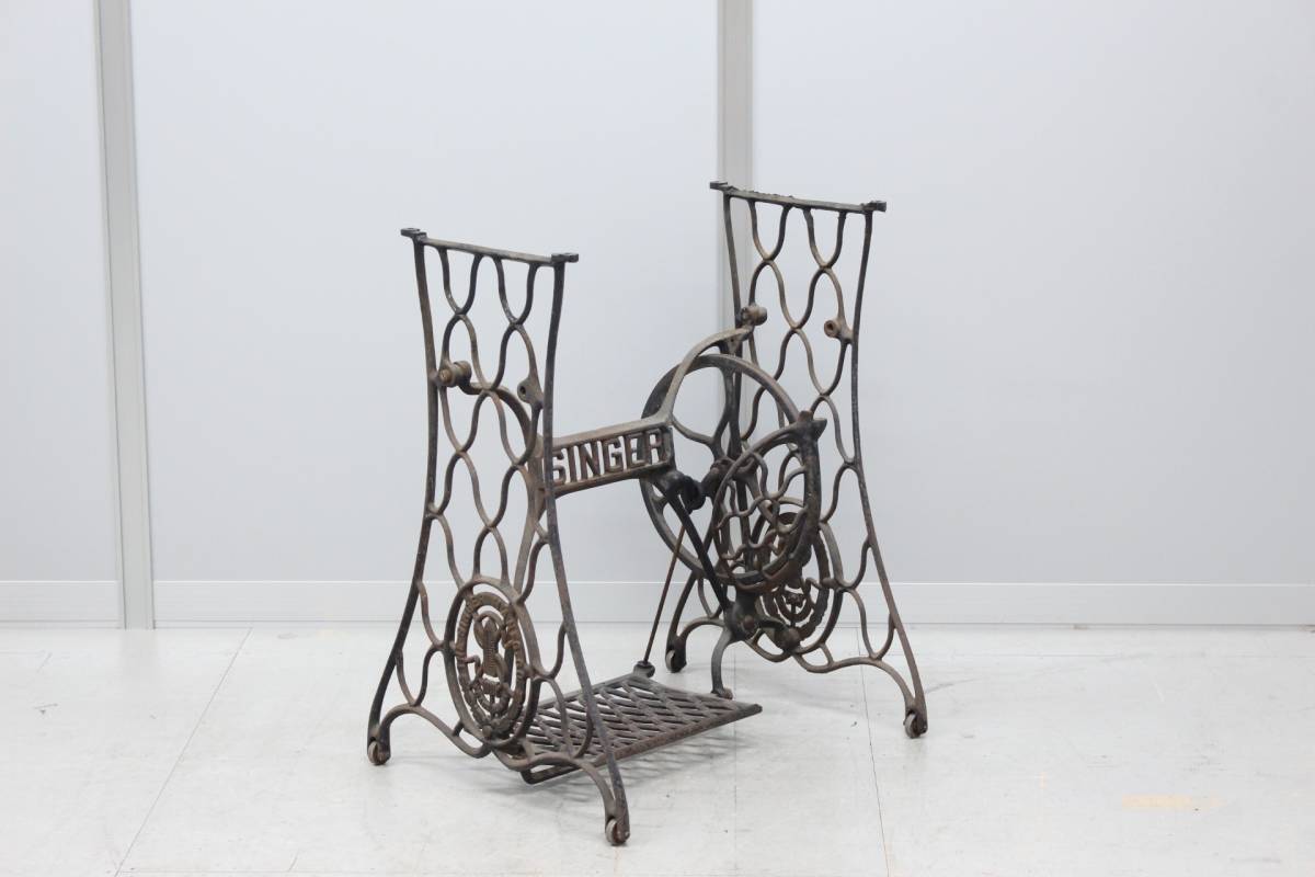 TSUGAMI職業用足踏みミシン鉄脚 大型 テーブルに！ TSUGAMI職業用