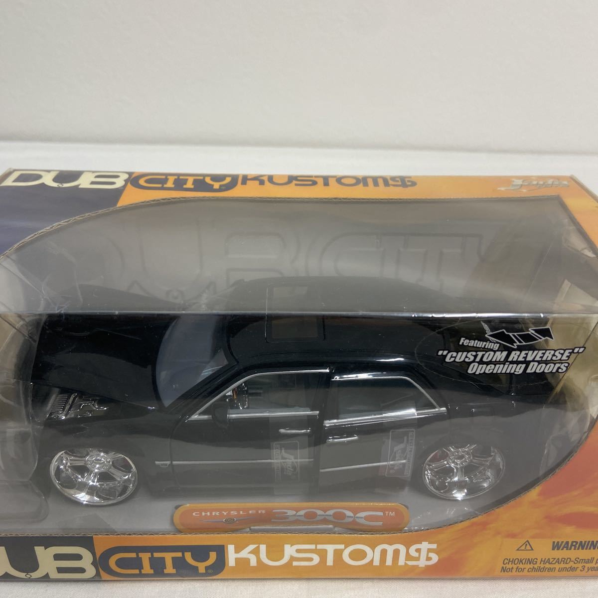 DUB CITY KUSTOMS/KUSTOMS/クライスラー 300C/1:24/JADA TOYS/ミニカー